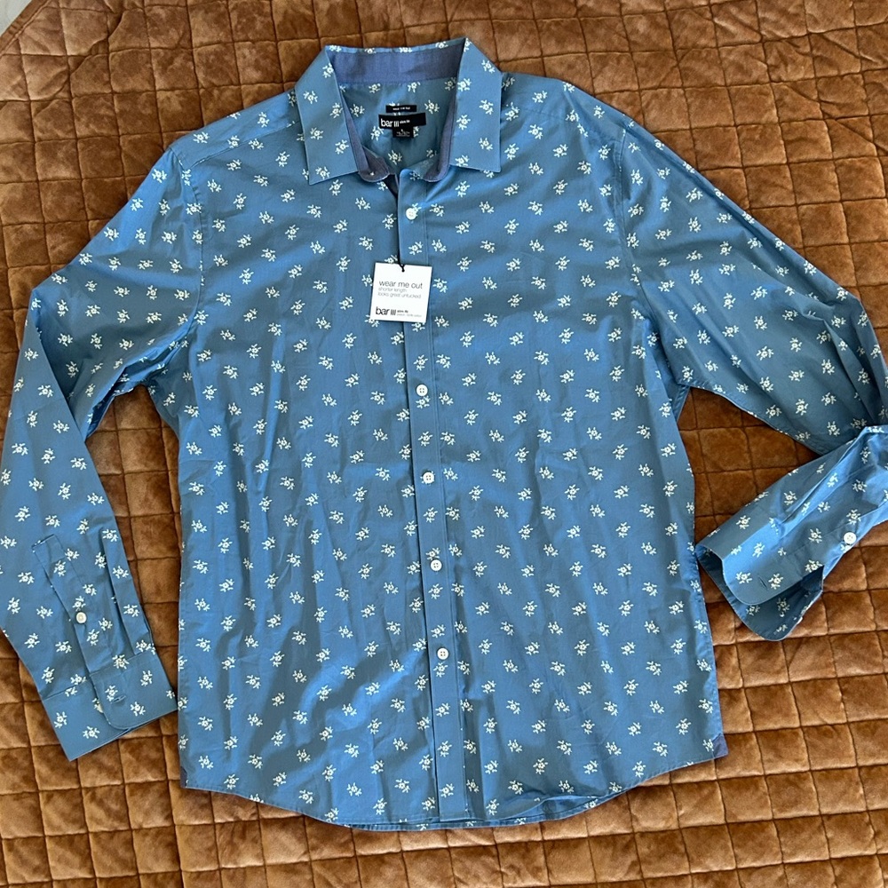 Bar III slim fit blue floral button down collared shirt men’s size L